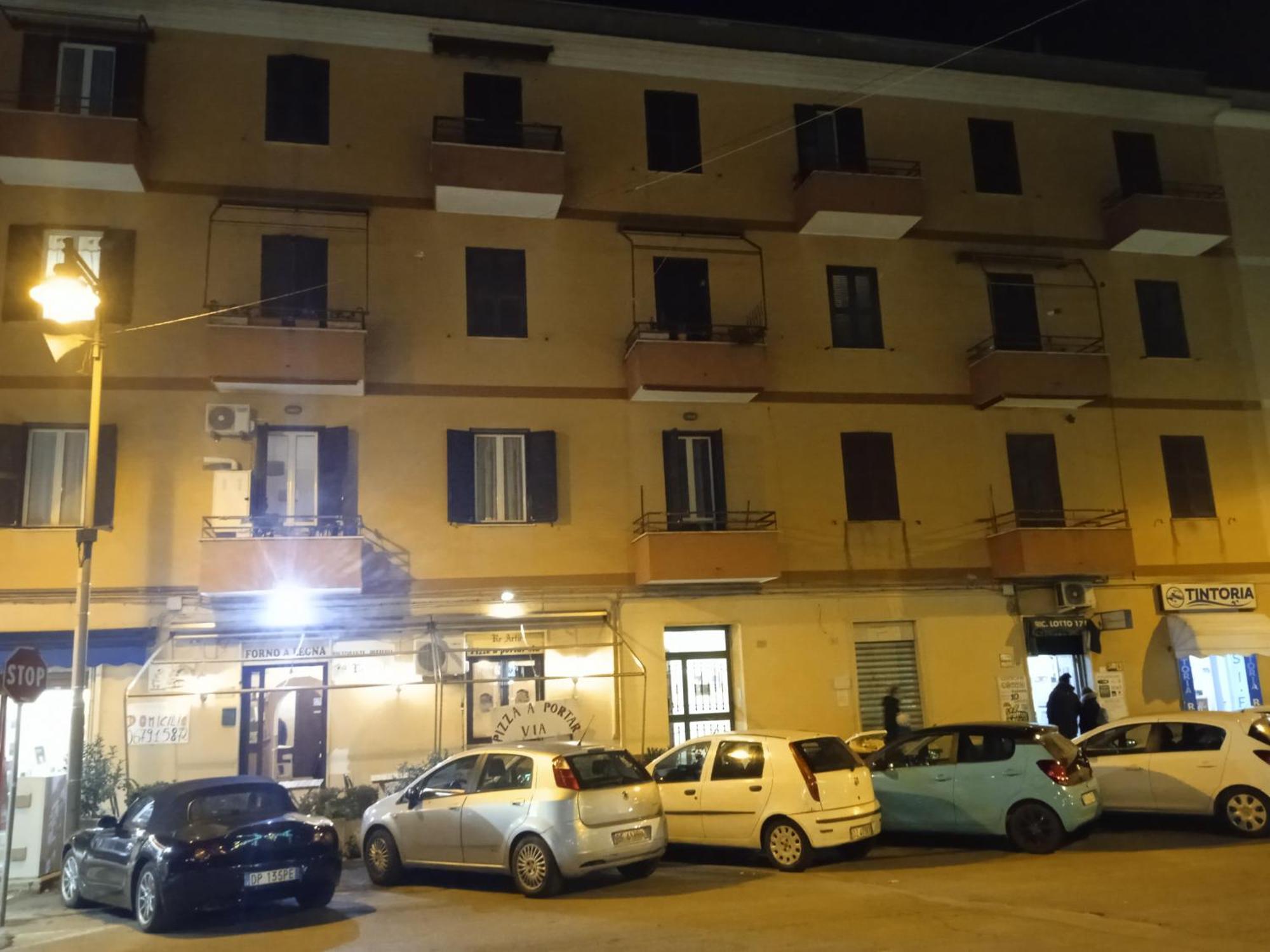 Adriatic Room 50 M Dalla Stazione Ferroviaria Di Ciampino E Dalla Navetta Aeroportuale المظهر الخارجي الصورة