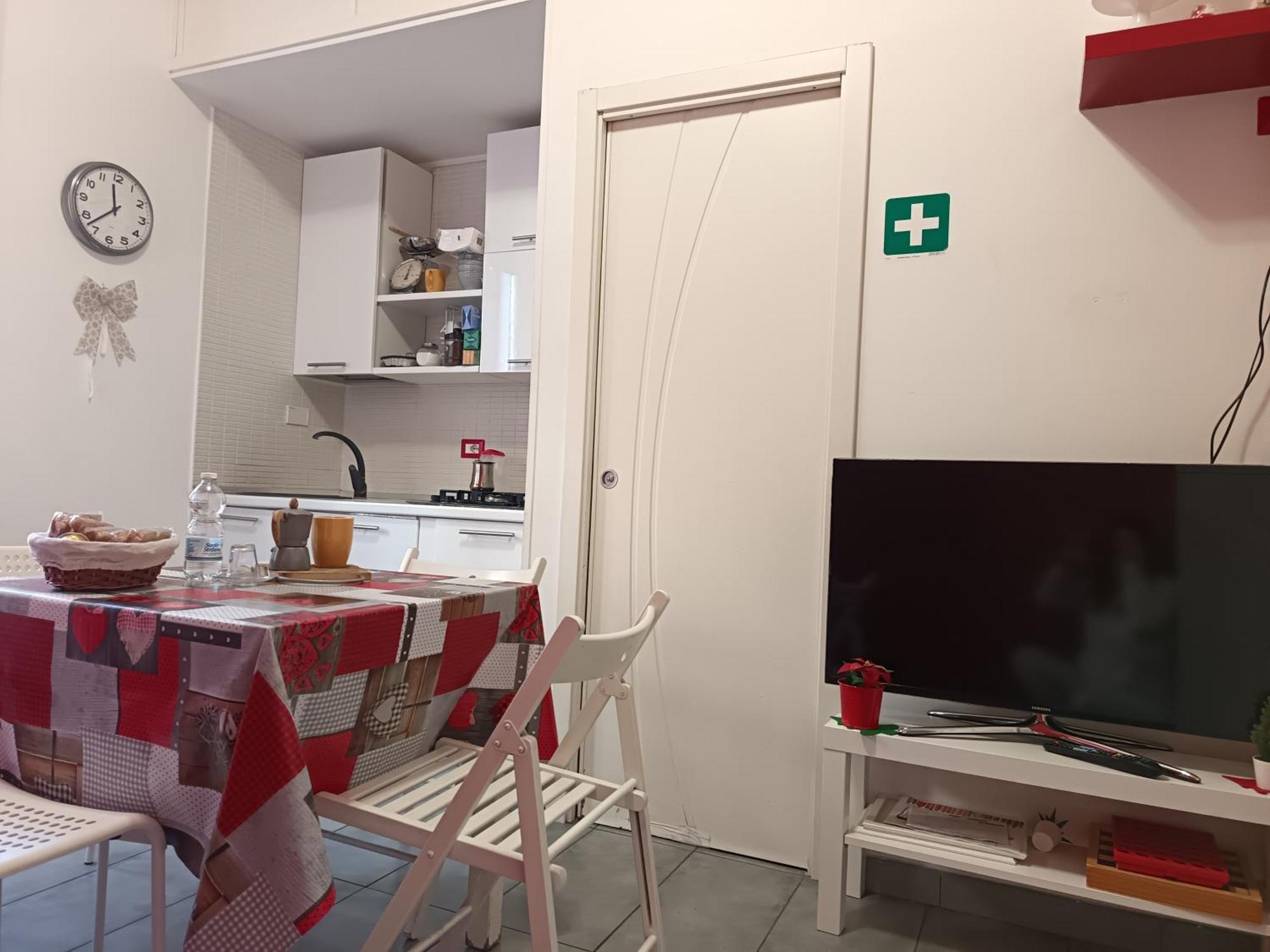 Adriatic Room 50 M Dalla Stazione Ferroviaria Di Ciampino E Dalla Navetta Aeroportuale المظهر الخارجي الصورة